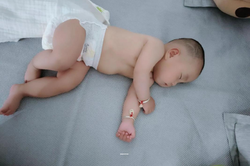 山东宝宝上火有眼屎